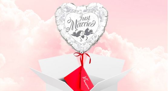 Send your ticket with a balloon 'Just married'