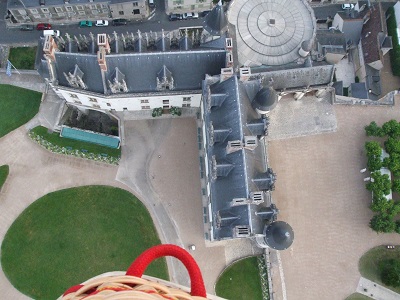 vue de la nacelle sur les toits du château d'Amboise