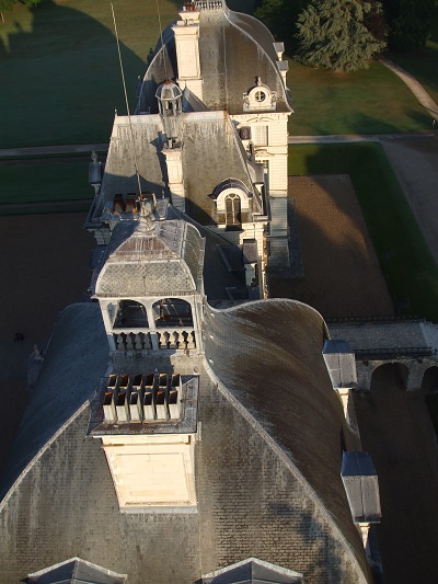 gros plan sur les toits du château de Cheverny