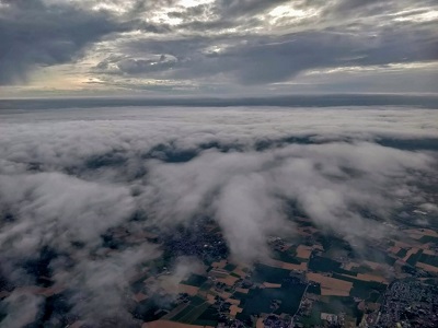 Vu depuis la montgolfière de Lille sous les nuages