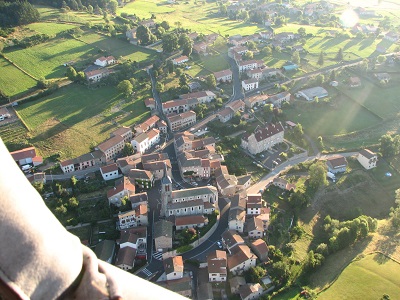 Pleine vue sur Auvessanges depuis la nacelle