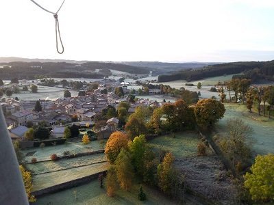 Vue sur les toitures gelées dans le Livradois