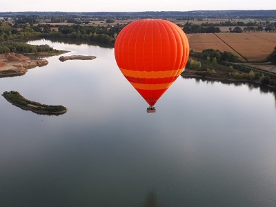 Montgolfière frolant les marais