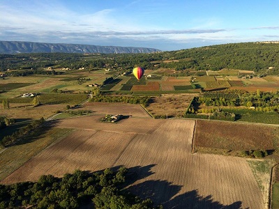 Vue panoramique de la plaine de la montagne du Lubéron