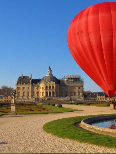 décollage aux pieds du château de Vaux-le-Vicomte