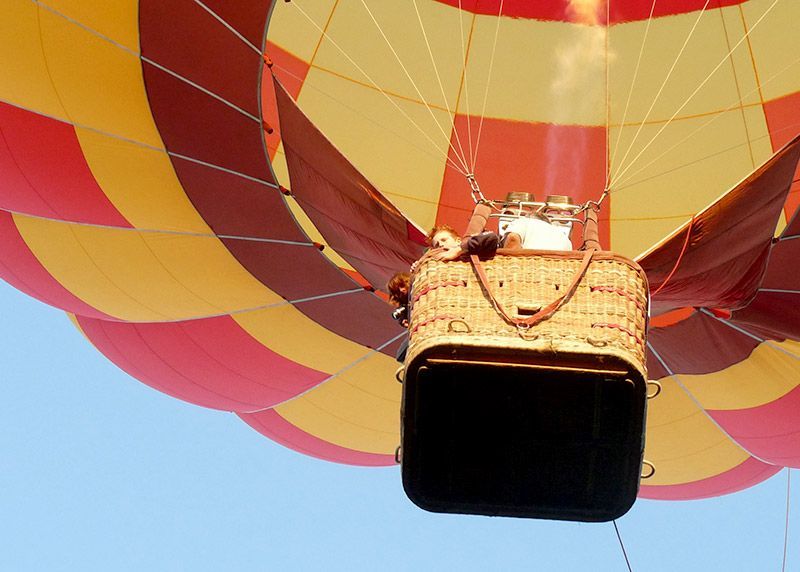 Décollage pour un vol en montgolfière à Beaune en Bourgogne