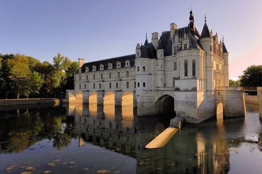 château de Chenonceau depuis l'eau Art Montgolfières